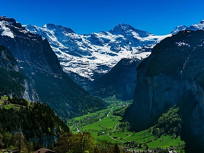 雪山山谷风景