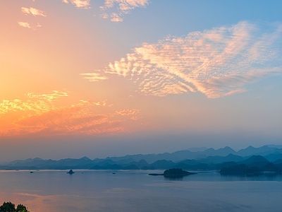 千岛湖傍晚金色夕阳风景