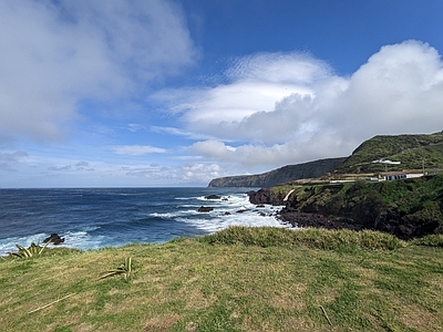 海边悬崖风景