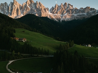 傍晚山林风景