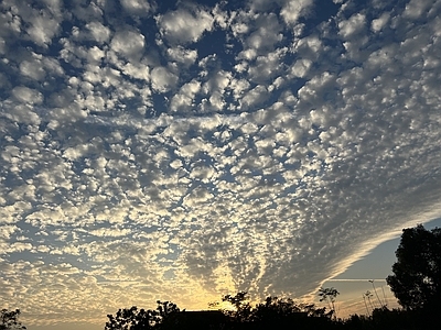 傍晚夕阳云彩天空外景