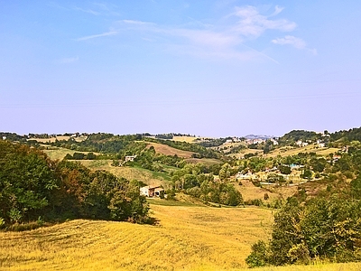 蓝色天空的乡村景观风景