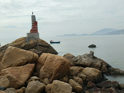 现代风景 海洋 天空 远山 石头 灯塔