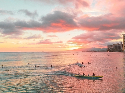 现代风景 海边夕阳 晚霞天空 海边城市 彩云 天空