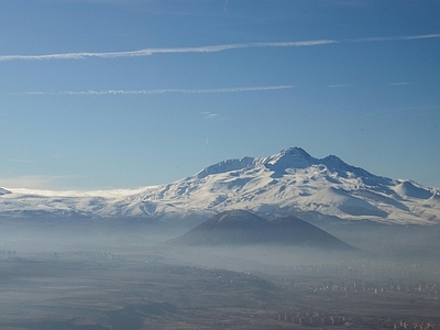 现代风景 雪脉风光 清晨蓝天天空 谷云雾 村村庄 高雪景