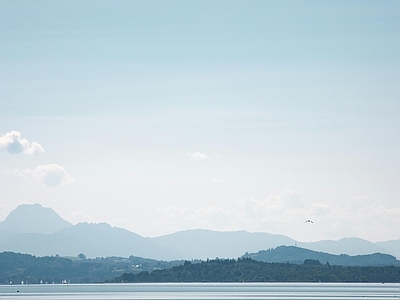 现代风景 海边林云雾风光 蓝天天空 阴天 海面海景 树林远