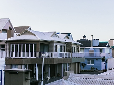 现代美式小区外景 别墅露台阳台风景 阴天小区建筑风光 独栋别墅 清晨黎明黄昏天空 别墅街道