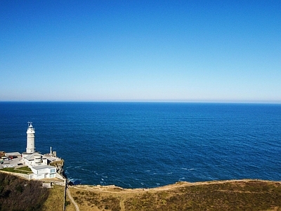 现代风景 海边悬崖海岸线 蓝天海景海岸风景 顶景区观景台 高脉植被 景外景天空