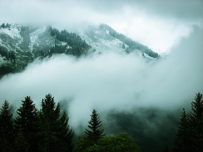 现代新中式风景 山 白天 雾气