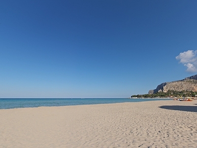 现代户外HDR 海景 沙滩 大海 4K