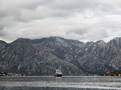 现代风景 山 江流 高山 北欧氛围外景