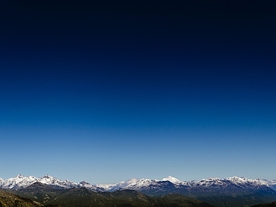 现代风景 高山雪景 山脉 蔚蓝天空