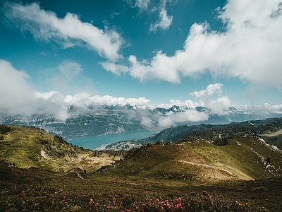 现代风景 高山 白天