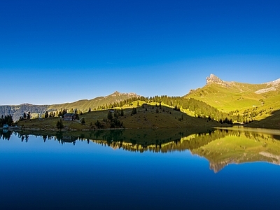 现代风景 湖边风景 山 白天